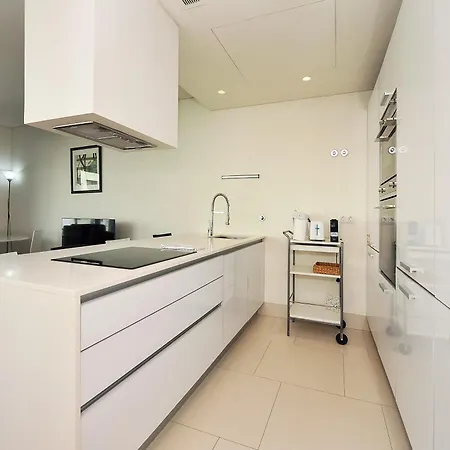 Sunny & Bright Amoreiras - Checkinhome *